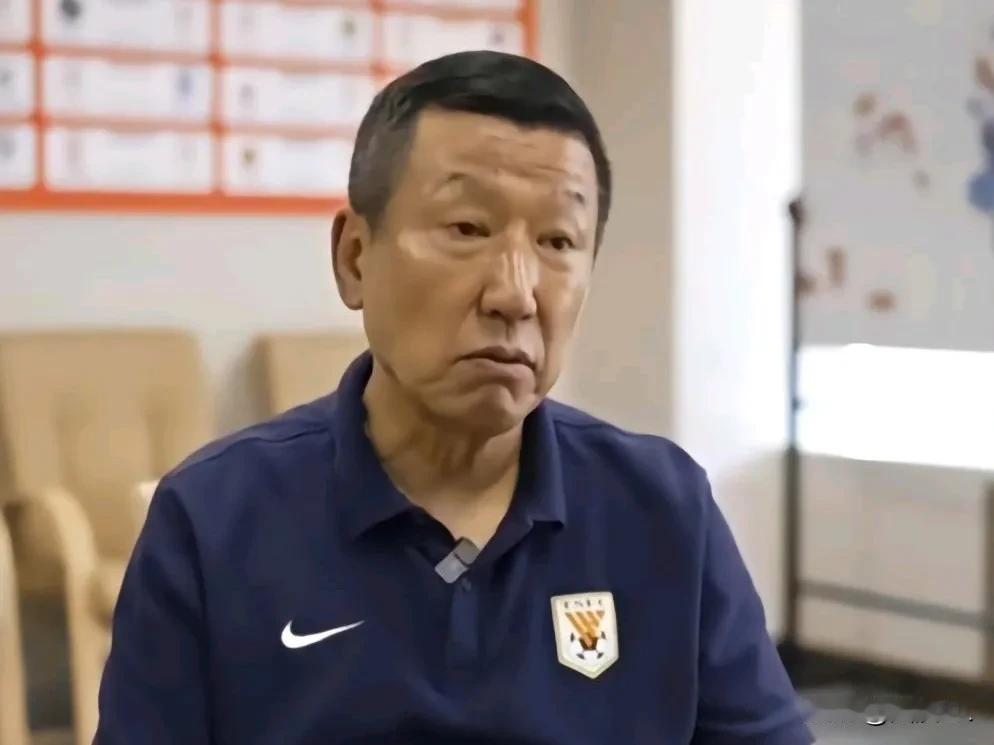 崔康熙不必道歉，球迷更没有资格要求你道歉。对阵横滨水手，从小组赛两回合0:4到1