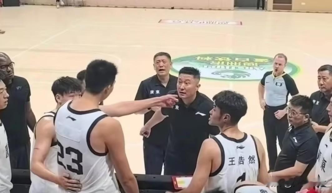 徐昕的这一指不但指出了CBA的出路，而且很有可能跟随郭士强入选国家队征战世预赛，