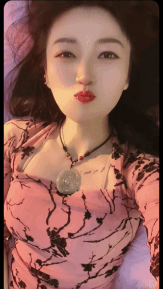 外向型美女，
喜欢开玩笑！