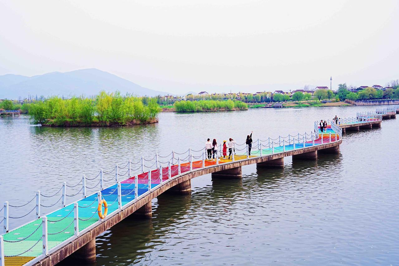 通常人们所说的六商是指哪些？
     是志商（WQ）、德商（MQ）、智商（IQ