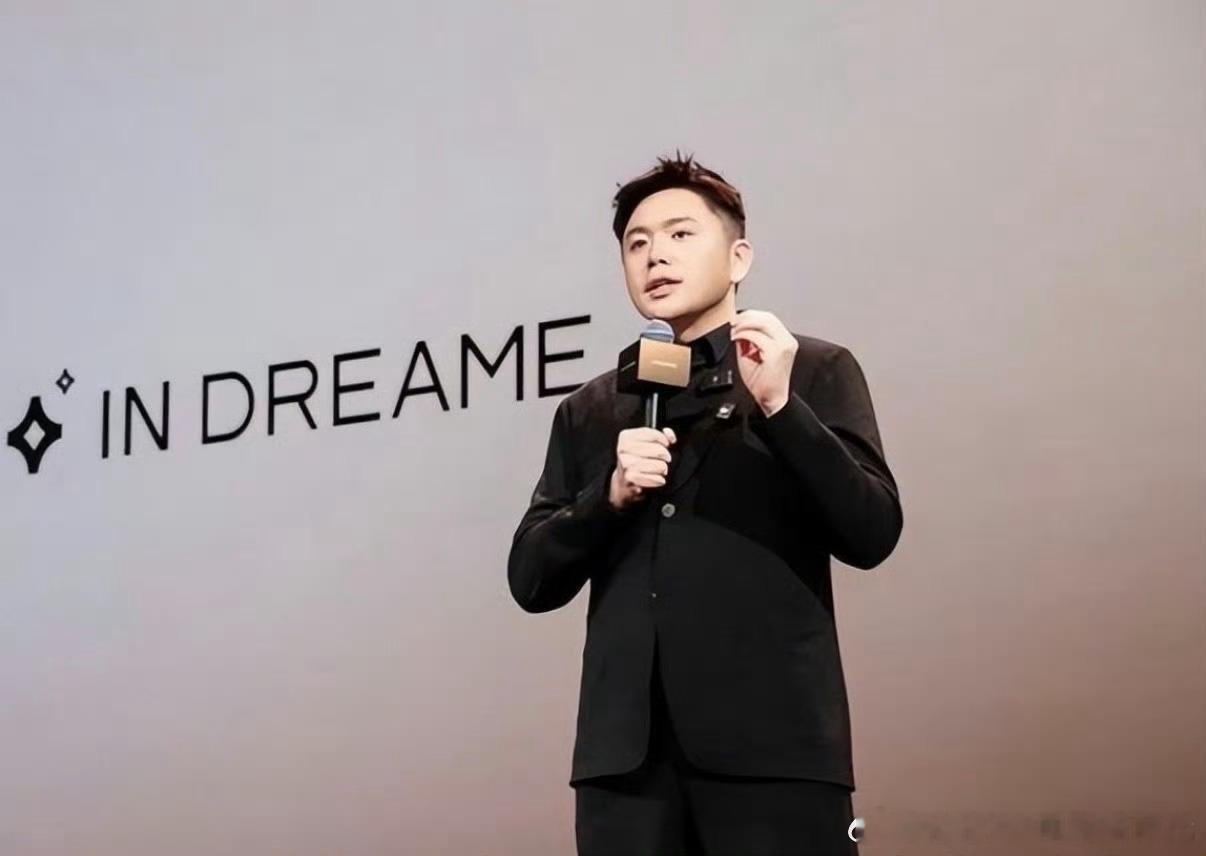 追觅大调整追觅猛踩刹车大幅收缩战线，两百多条业务精简为四大核心赛道。潮玩、线下这