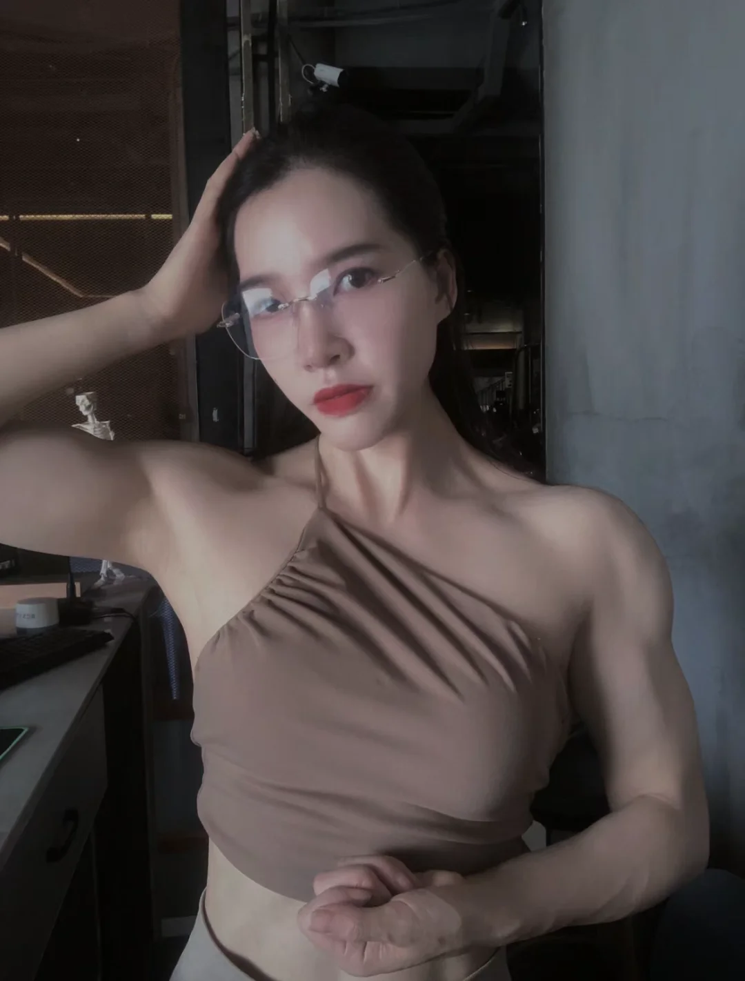 刷到我这个35岁的肌肉女，你这个号是养成了！