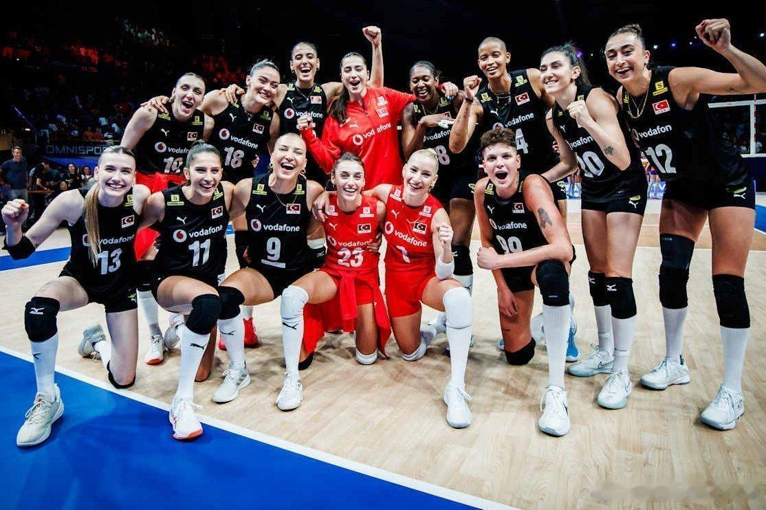 🏆 女排世锦赛前准备赛，土耳其将与塞尔维亚连打三场；时间为：8月4日、5日、6
