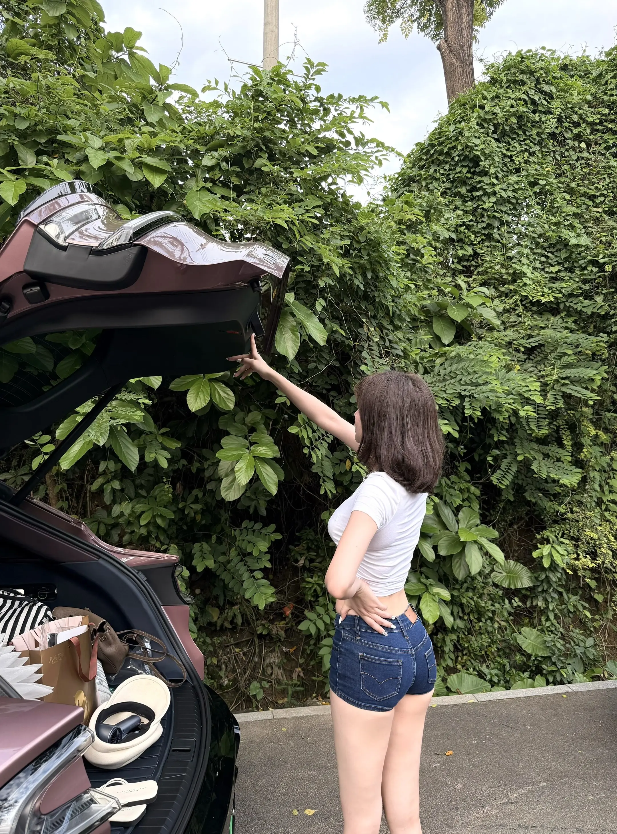 我会拿韩语跟他说 我说欧巴정신 차려