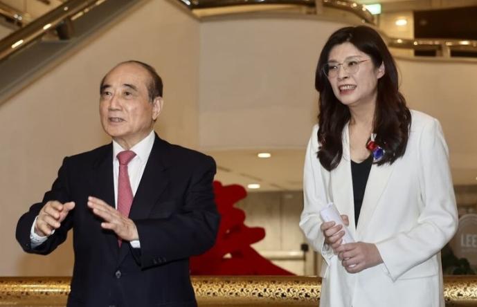 中央绝对有高人！这盘大棋下得实在是高！

不少人盯着台海动静，眼里只看到解放军战