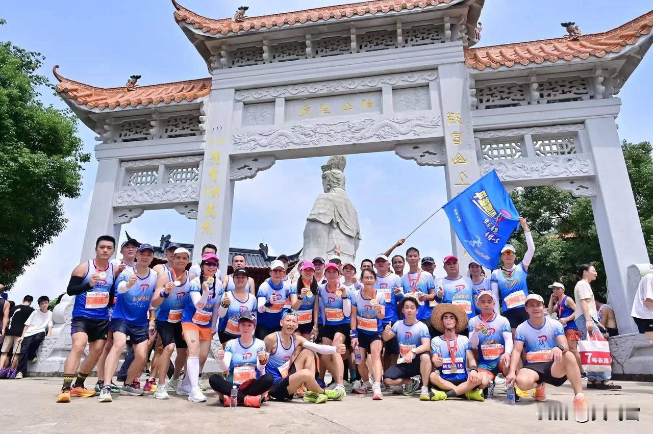登顶=免费吸氧+燃脂挑战+无敌风景+完赛荣耀！8月17日第13届东莞观音山万人登