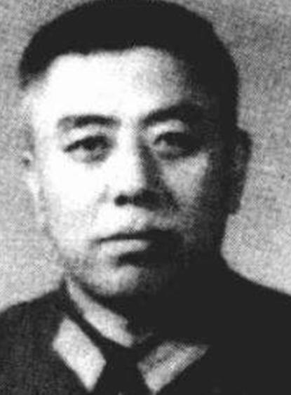 1979年，副师长赵连玉从越南战场返回祖国途中。不幸被一枪击中身亡。搜查之后，竟