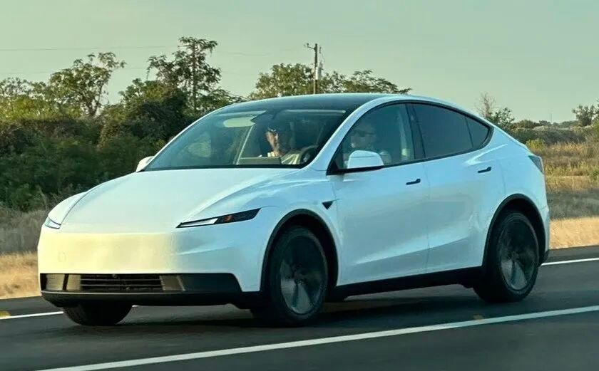 从特斯拉预告来看，10月7日，新车型将登场。预计价格将低于现款Model Y。移