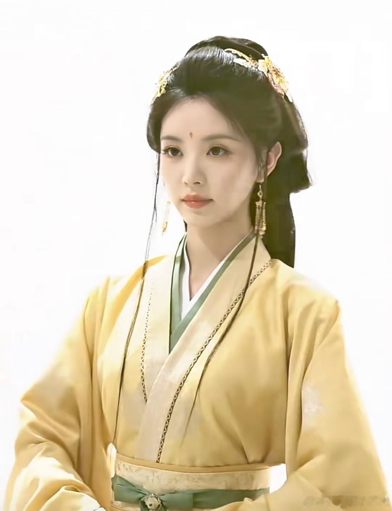 感觉有没有刘海完全是两个人，路人选左还是右？ 