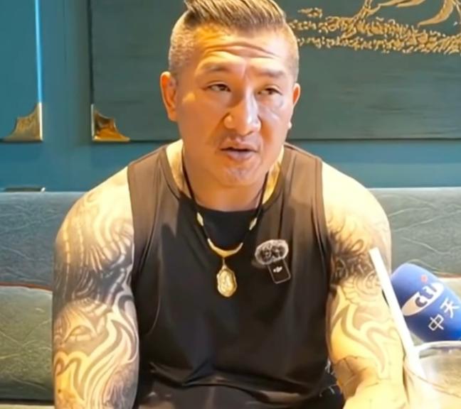 馆长懵了！
十年攒粉比不上某抖一天


流量来得太突然
就连馆长自己都没想到
十
