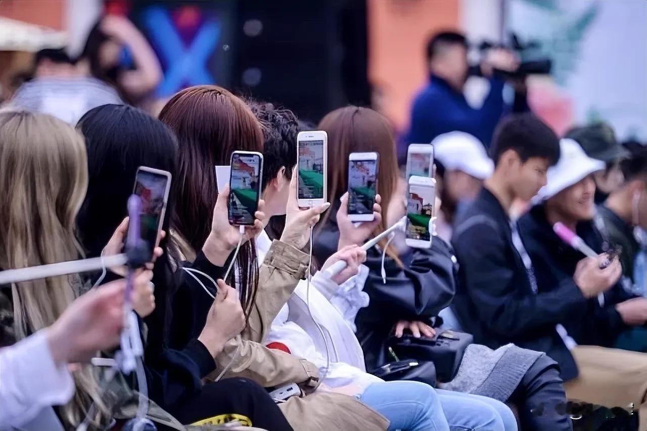 泰国孕妇坠崖案双方仍未离婚看来还有很多悬念，可以考虑拍一部电影，还可以顺势直播带