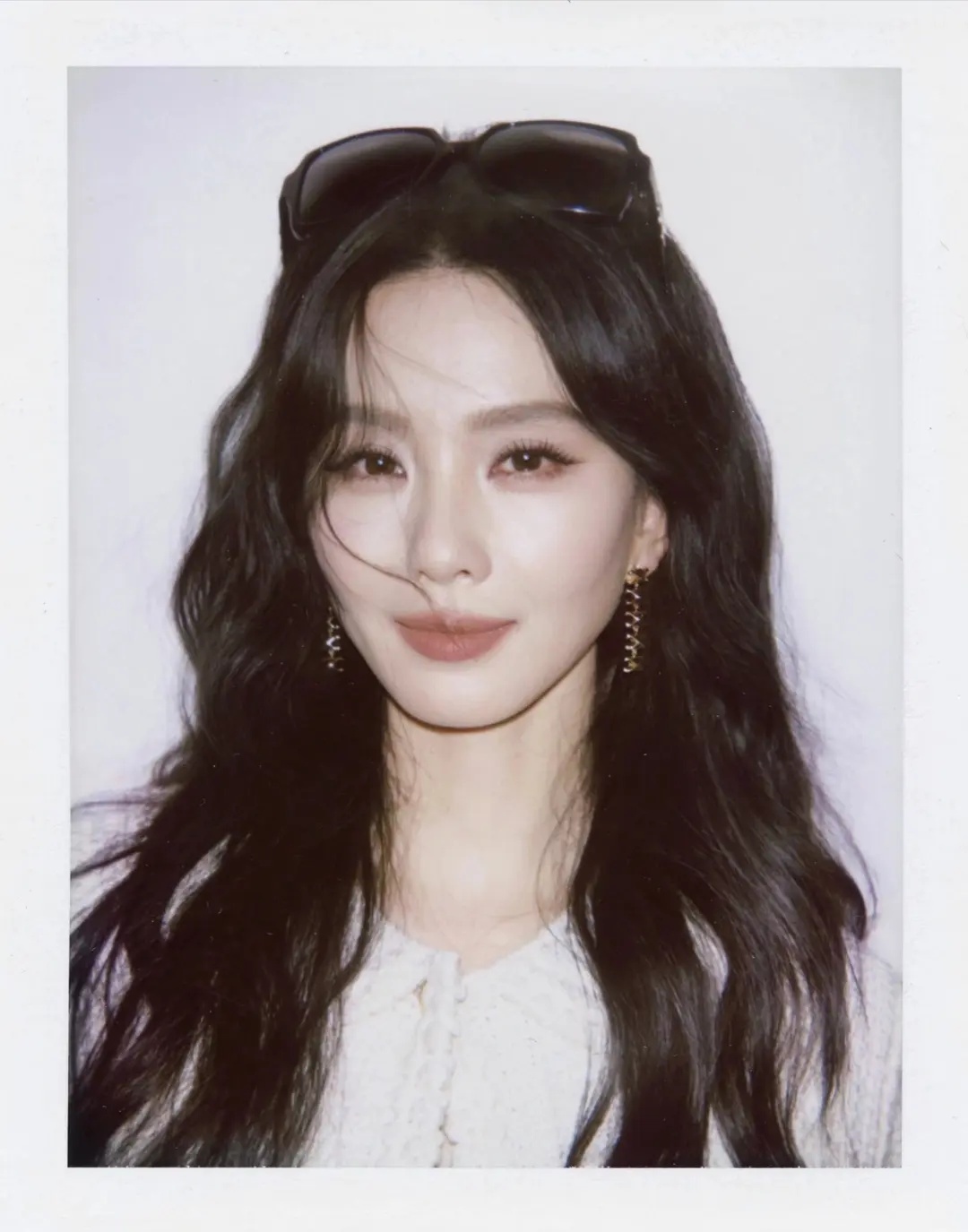 撕拉片这次被刘诗诗带火了吗，摄影师开通了微博，第一个关注了一姐 ​​​