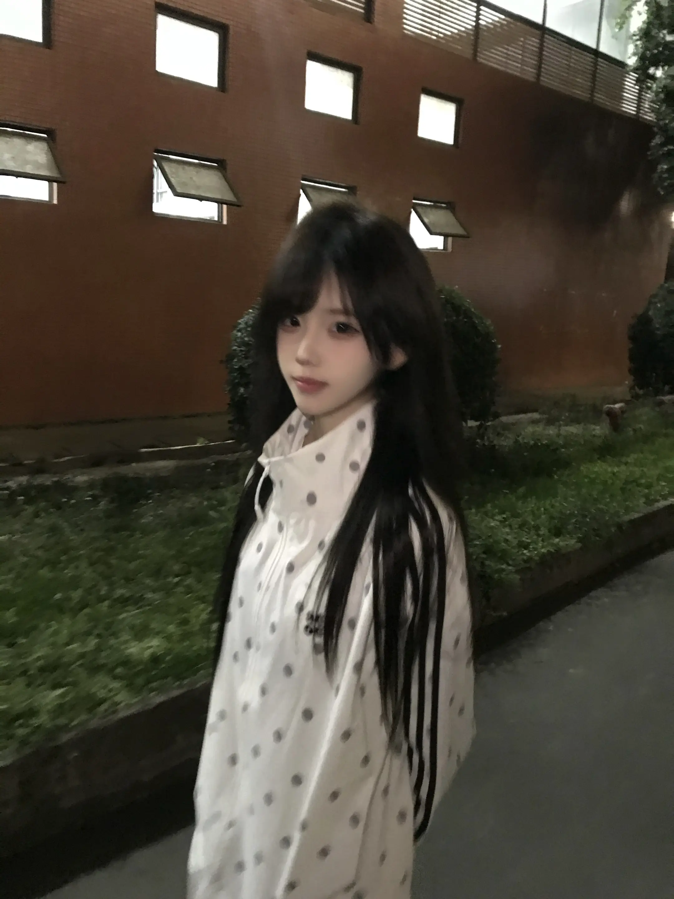 你像是宇宙里的星辰只有我能抓得住