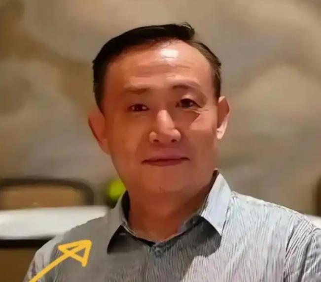 卢麒元转发陈枫提议: 针对蓄意歪曲、丑化以及篡改我国教材的行为，应该视为分裂国家