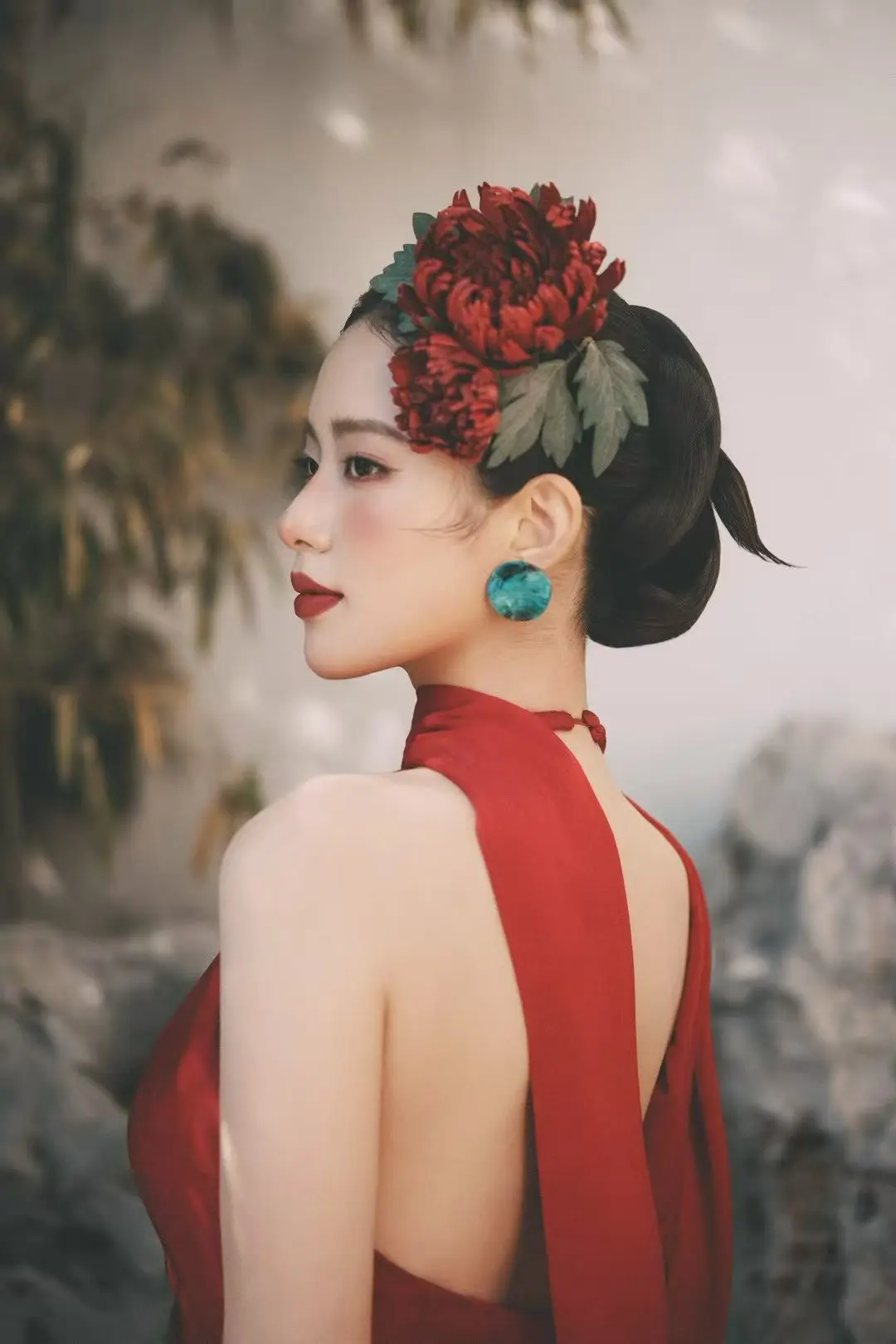 自是人生长恨水长东。