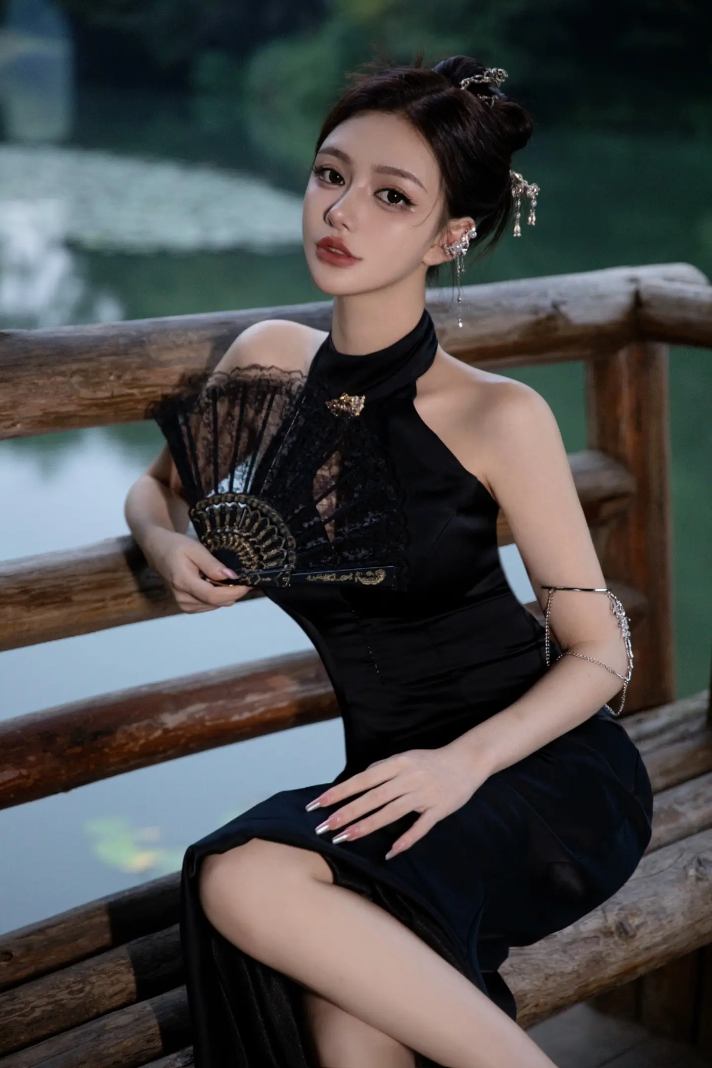 雨纷纷旧故里草木深