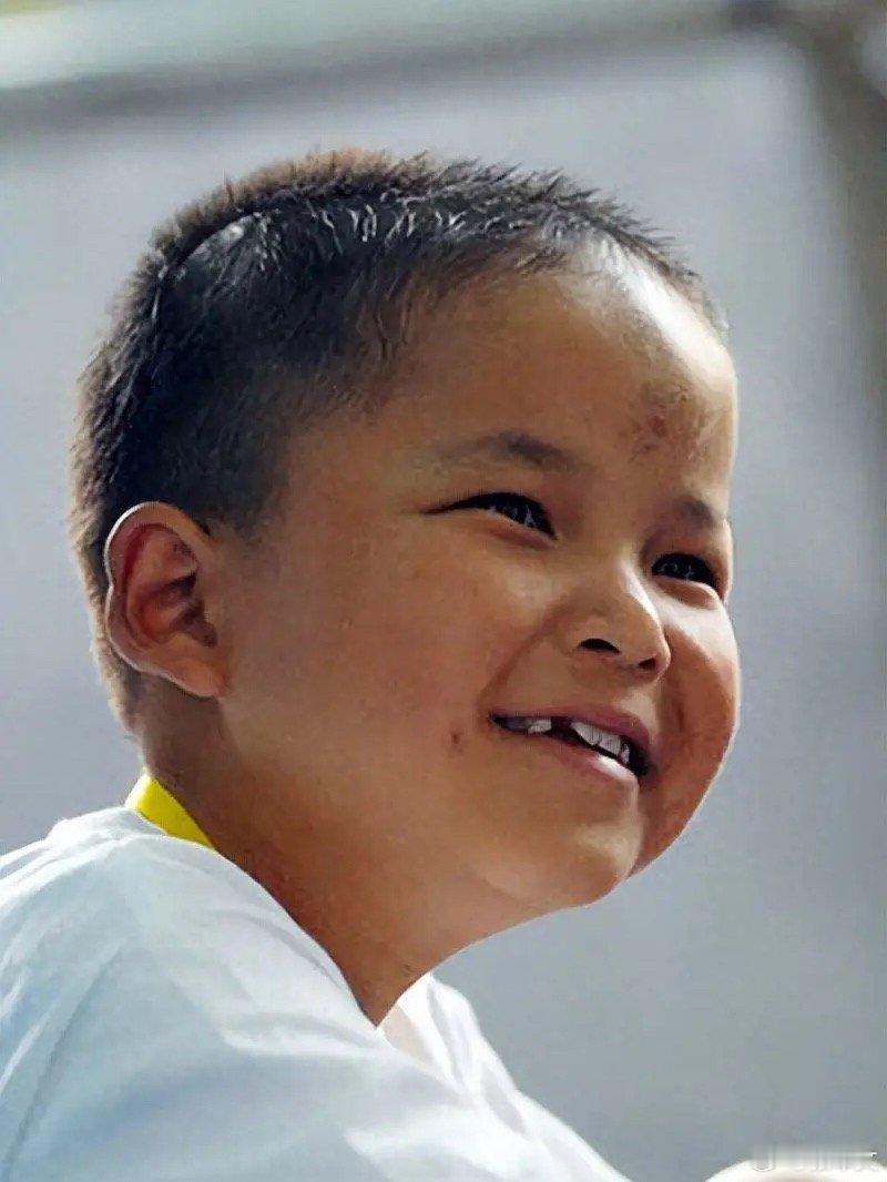 汶川小英雄林浩也有女儿了  汶川地震里冒死背出两名同学的少年，奥运开幕式上和姚明
