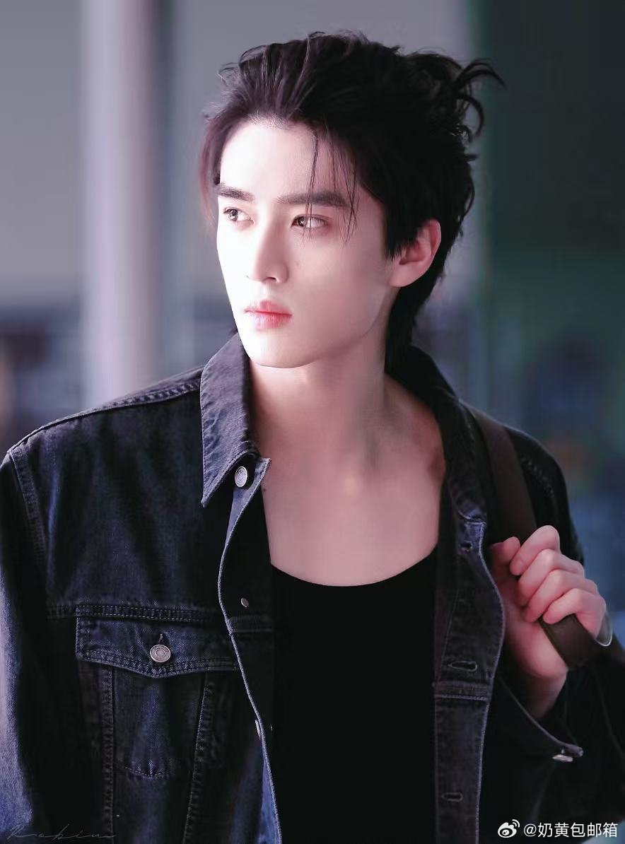 想看47主题曲配张康乐的脸高燃旋律搭配张康乐的建模脸，让剧集四十七的开场就抓住观