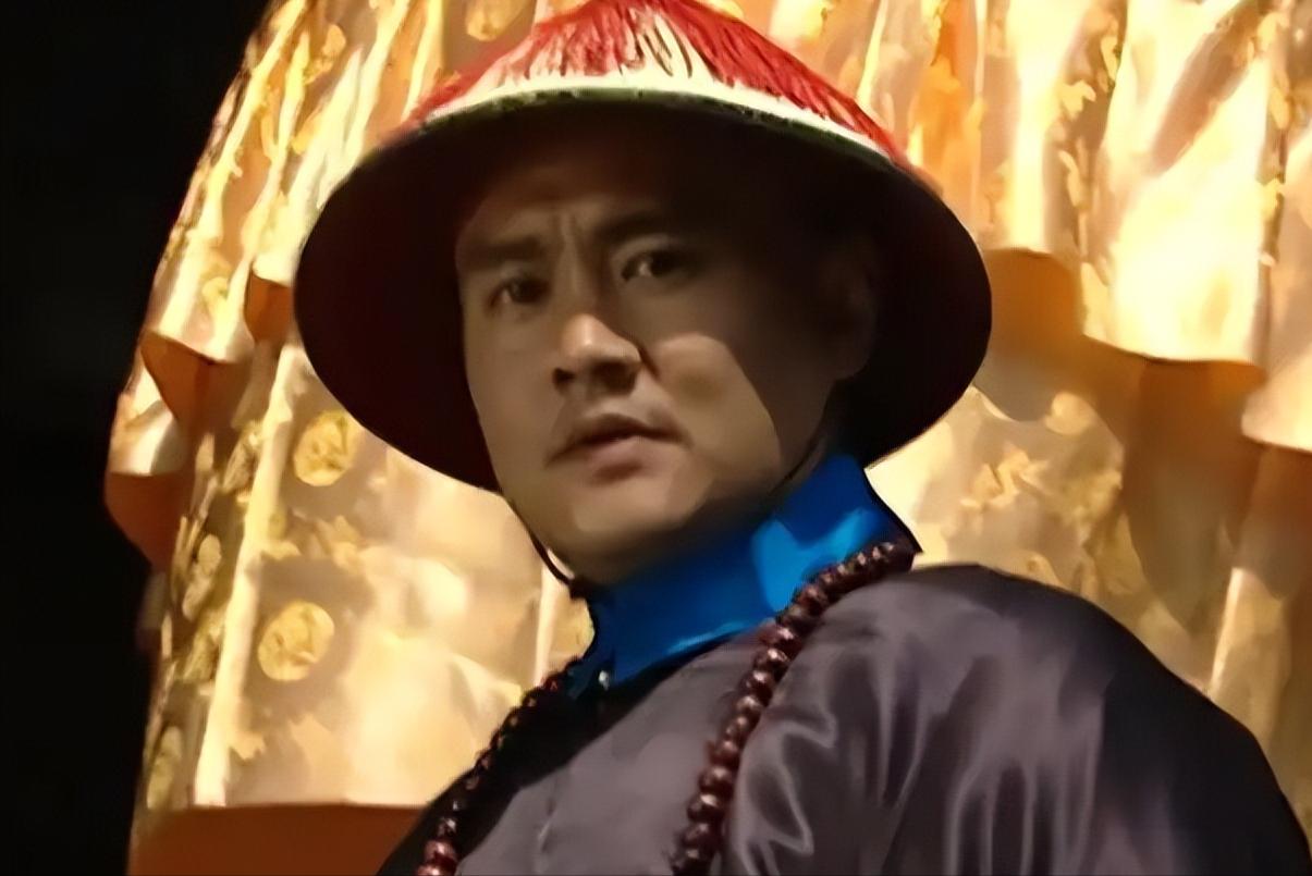 大清三百年，但凡有点权力欲的王爷，最终下场十有八九是圈禁赐死。

唯独这个十三阿
