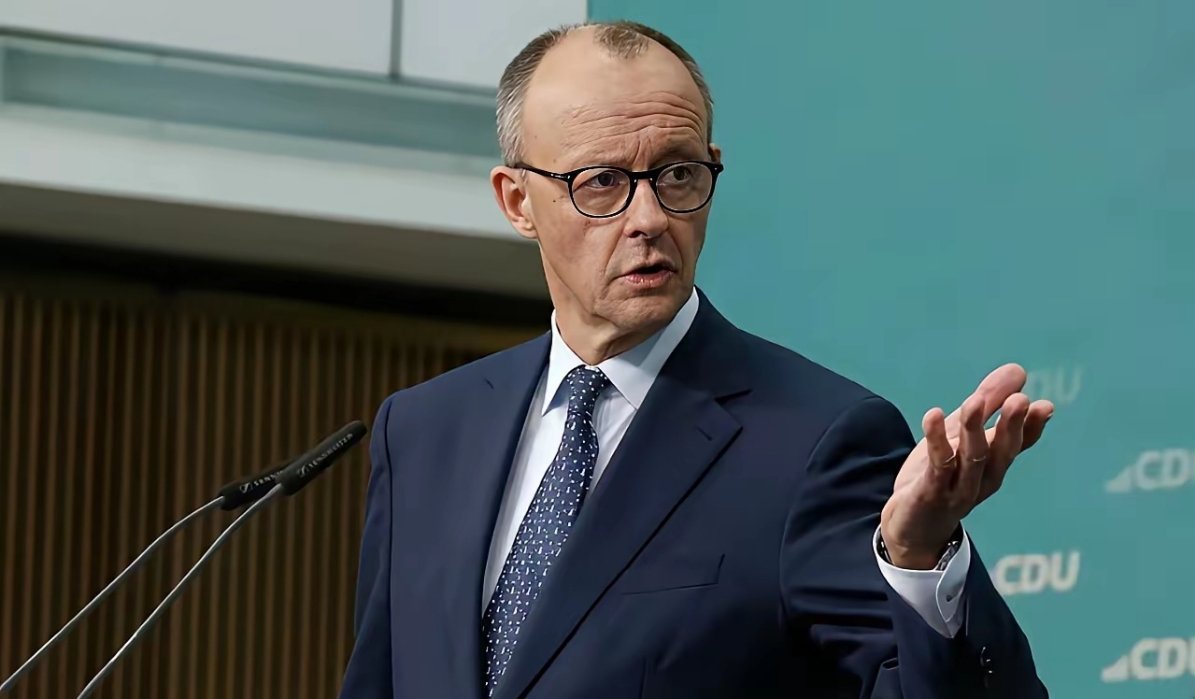 德国把钱都给了乌克兰打仗了，自己切断了俄罗斯便宜能源，自己把自己自宫了，自己现在