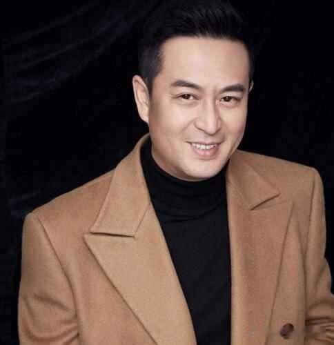 张嘉益：把“我”倒空，把角色装满

张嘉益不是演谁像谁，而是演谁是谁——《蜗居》