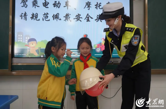 新学期启新程！北城交警为萌娃送上交通安全“必修课”