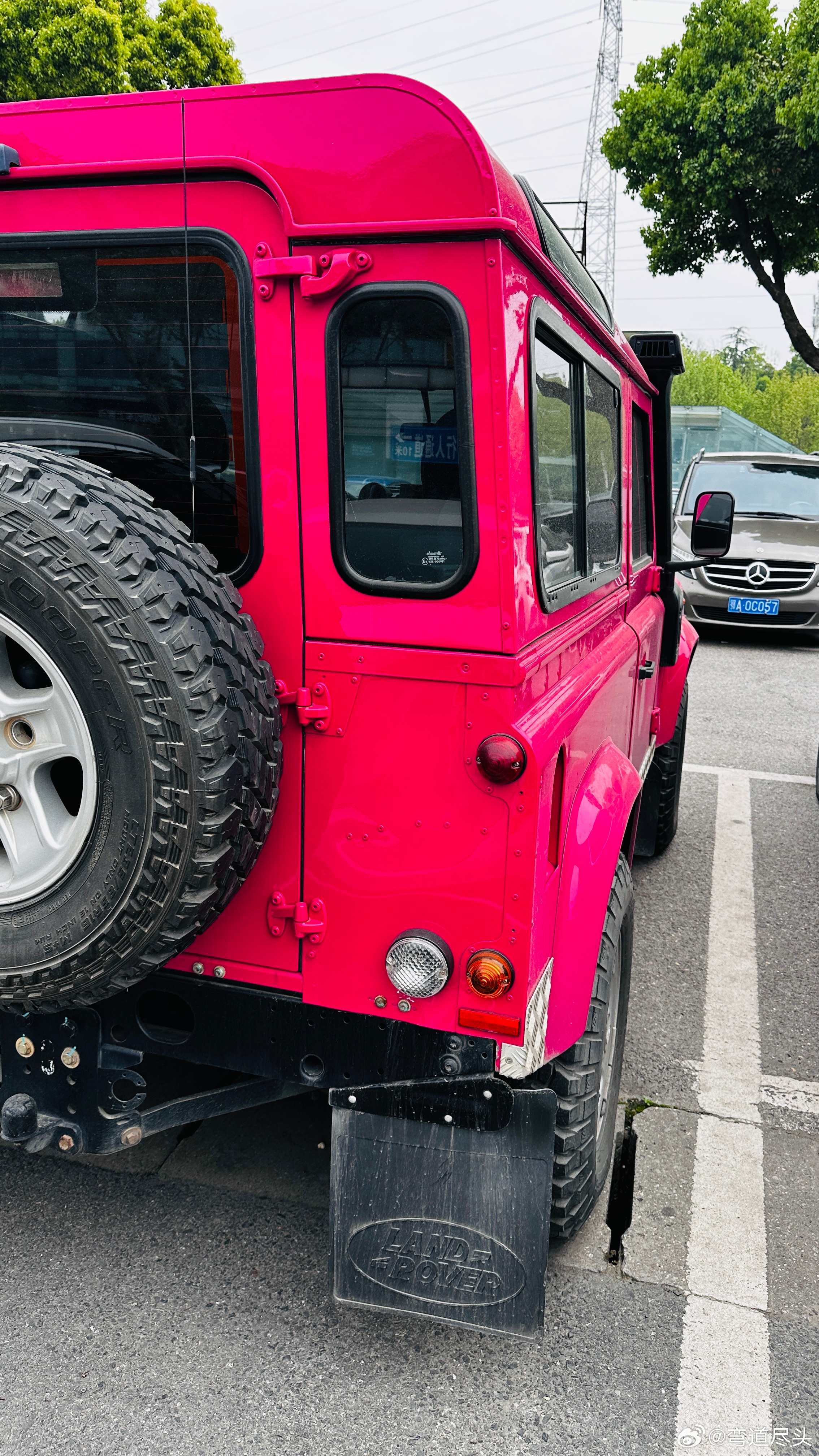 越野车  无滤镜地红路虎卫士尽头随手拍全红婵被爆遭遇集体霸凌