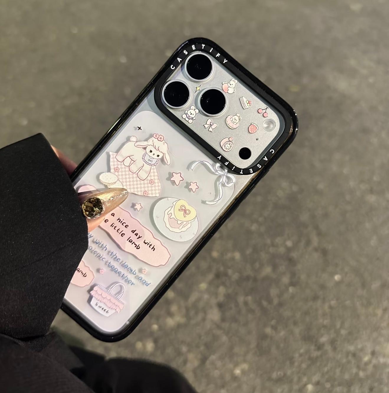 像常见的那几个牌子，也就是设计和宣发成本高，质量和普通手机壳其实没差。虽说几百块