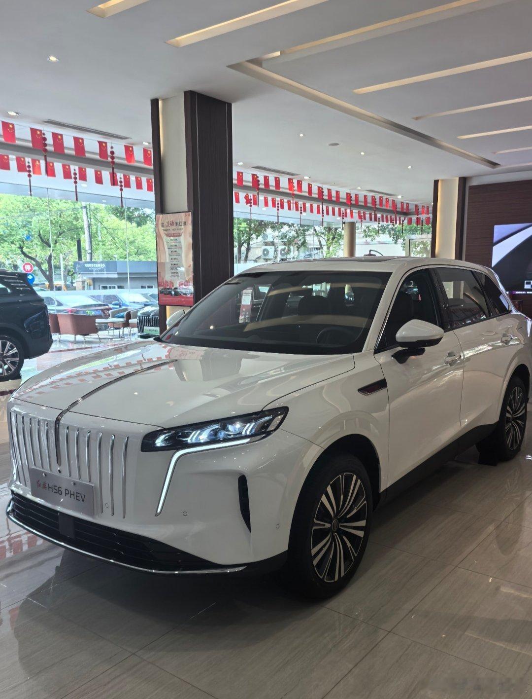 大电池混动香在哪里汽场全开大电池混动香在哪里汽场全开  开上大电池混动车之后，真