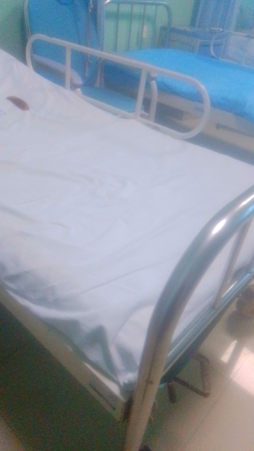 住院期间，老妈和护士打成一片，我害怕