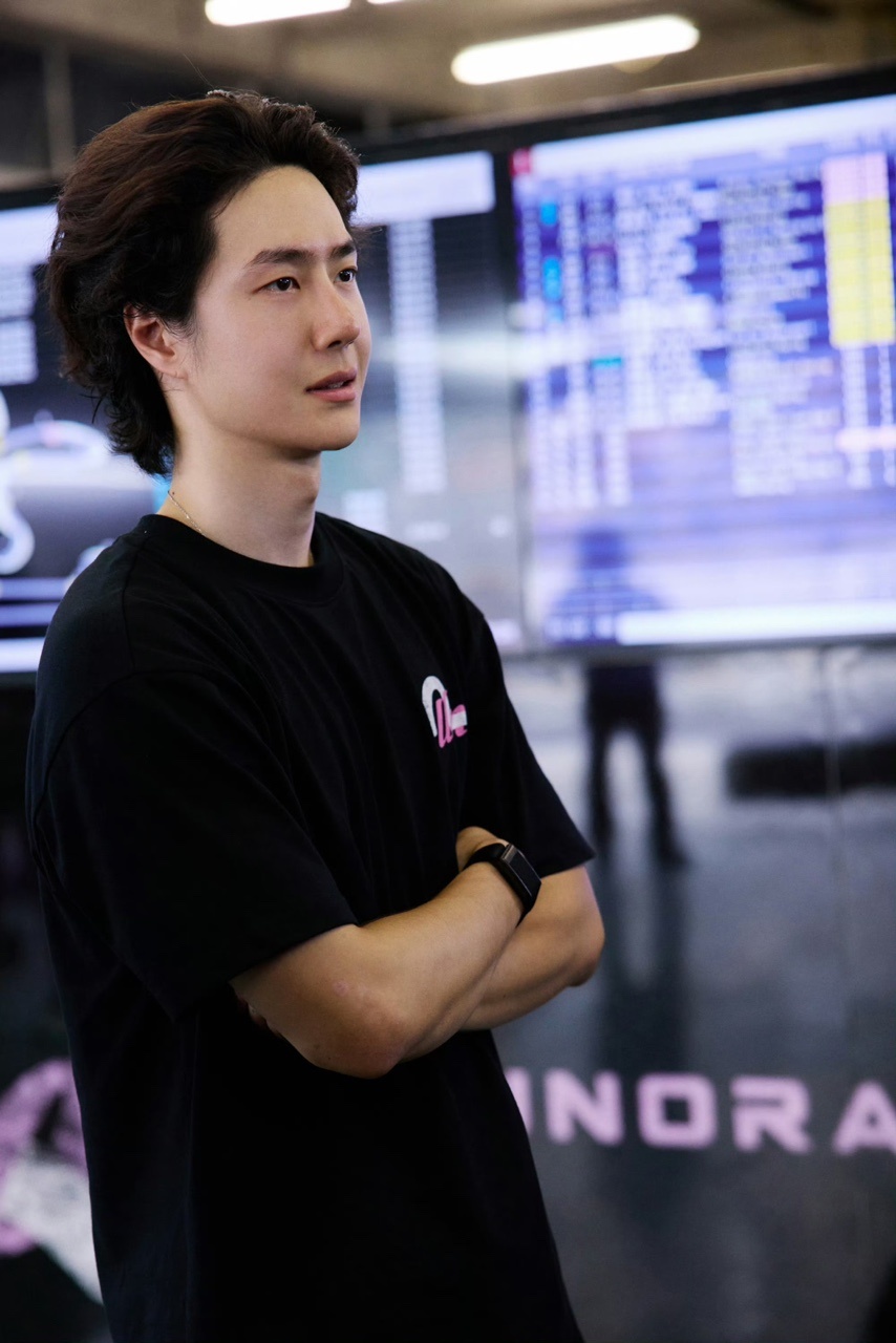 娱乐[超话]王一博素颜皮肤工作室发的素颜王一博 工作室发的素颜王一博，好帅 ​​