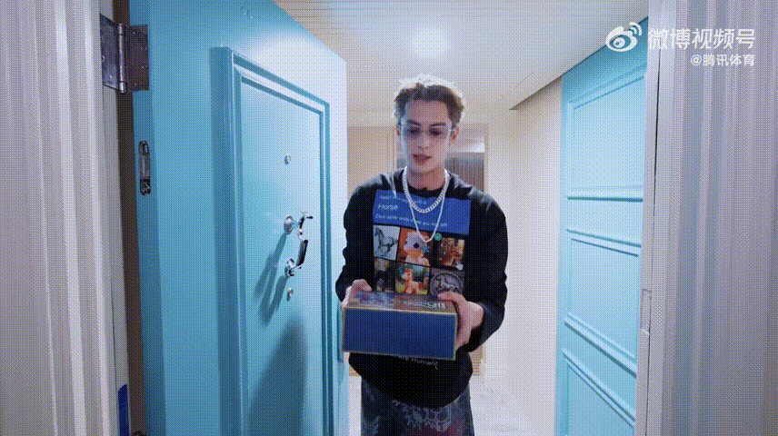 王鹤棣比马丁大十岁全明星d计划救命这波次元壁破了！腾讯体育带你看王鹤棣和哈利伯顿