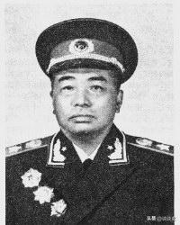 1956年，彭德怀到青海视察，检查哨位时，他问哨兵：“这么冷，你怎么不穿皮大衣？