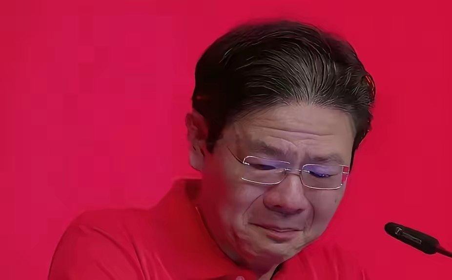 新加坡总理哽咽落泪，网友却一点不同情？新加坡总理黄循财五一讲话时哽咽落泪，不少网