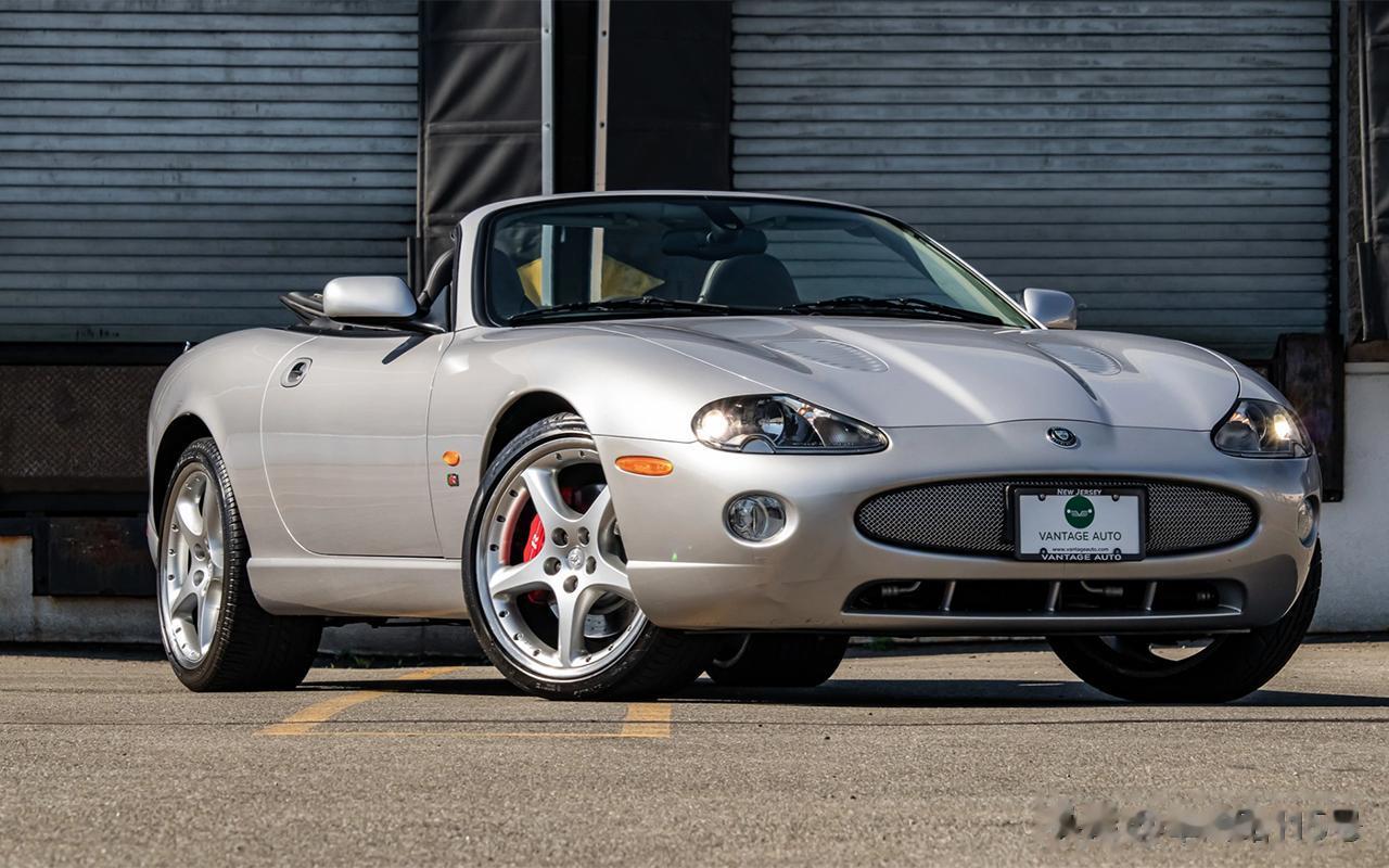 2006年捷豹 XKR 敞篷版