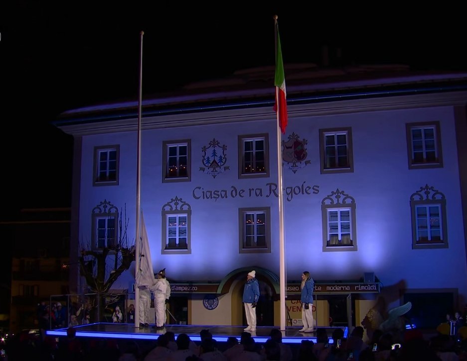 郎朗 权威时隔18年，郎朗再登奥运开幕式，为《奥林匹克颂》钢琴伴奏，与意大利艺术