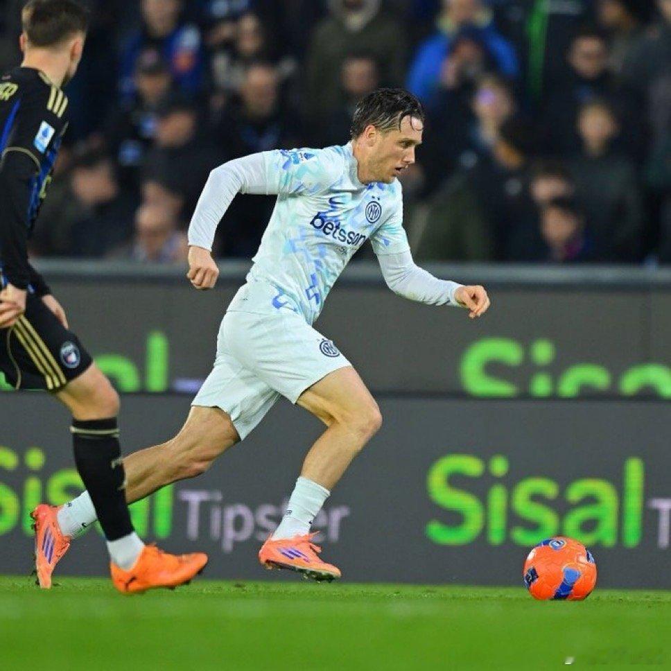 称赞一波杰林斯基 处理球明显比苏西奇强一档比萨0比2国际米兰国际米兰热点解读 强