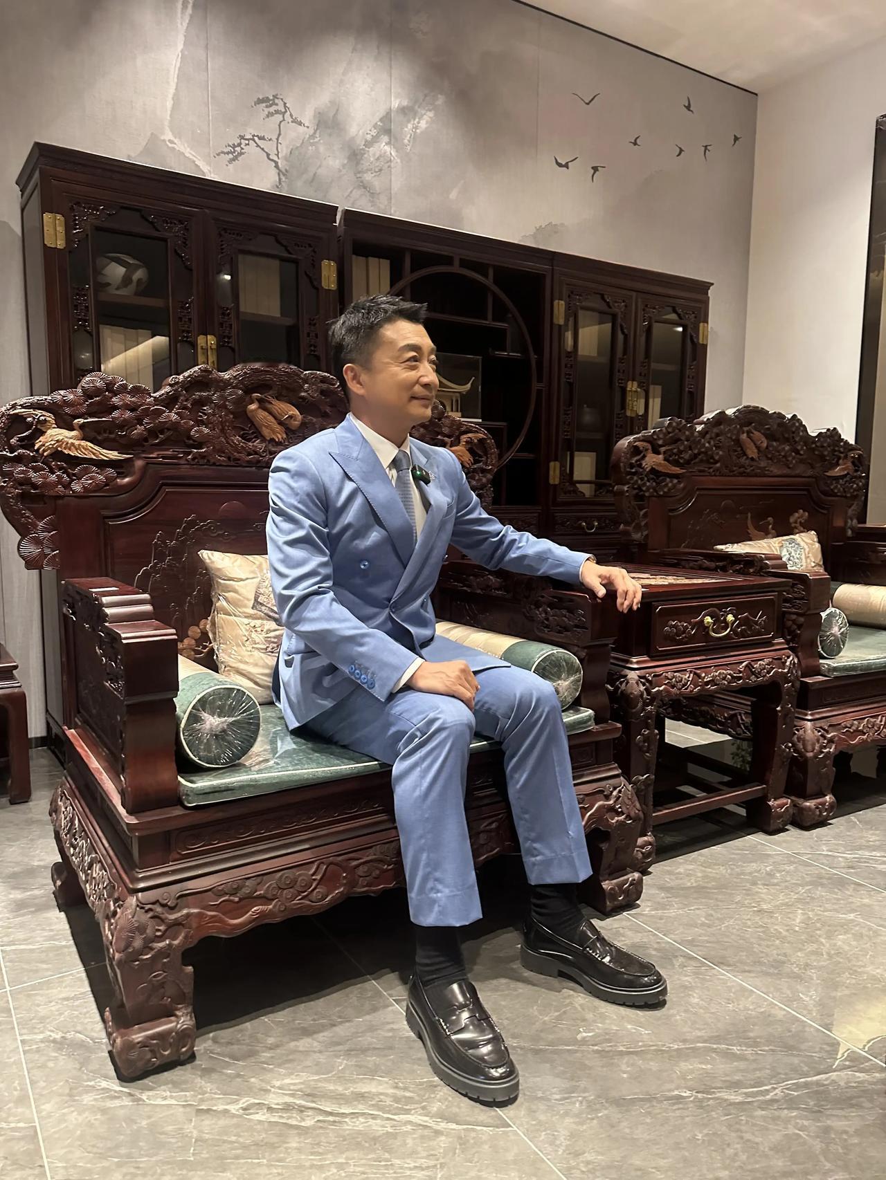 工作中:臻匠红木[玫瑰]我的红木启蒙老师#红木家具# #红木家具好不好# #深圳