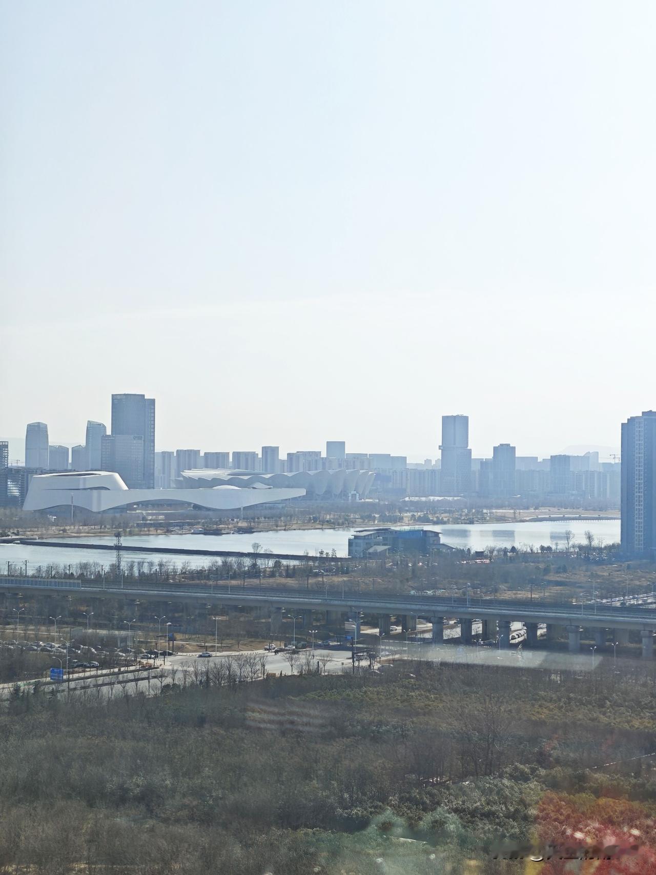 这两天，西安的天气格外宜人。前几日一场雪过后，气温显著回升，雨雪天的寒意已荡然无