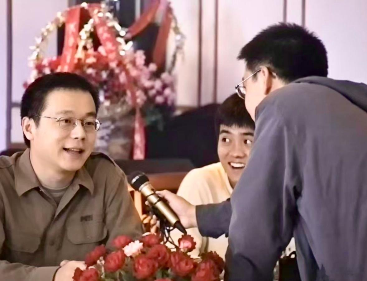 “魔岩三杰时间”之窦唯，张楚（多了个记者）！ 