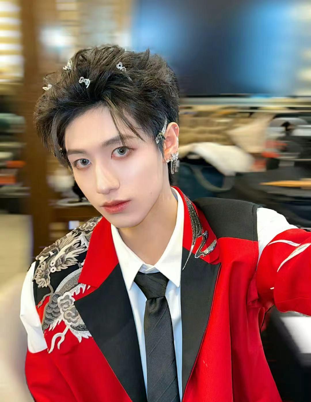 TF家族新音出图  ，这组图简直是视觉盛宴。少年们的表情管理满分，让人迫不及待想