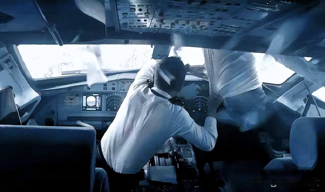 大家以后坐飞机可得看清楚了，长荣航空：机长和副机长在驾驶舱里打起来了，乘客：下次