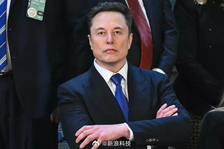 【特斯拉董事会回应奖励马斯克股票​​​】特斯拉涨超2% 据路透社8月4日报道，美
