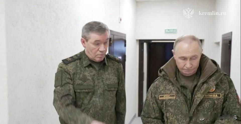 俄罗斯总统普京和高级军事指挥官继续夸大战术细节，以营造乌克兰前线防御体系濒临崩溃