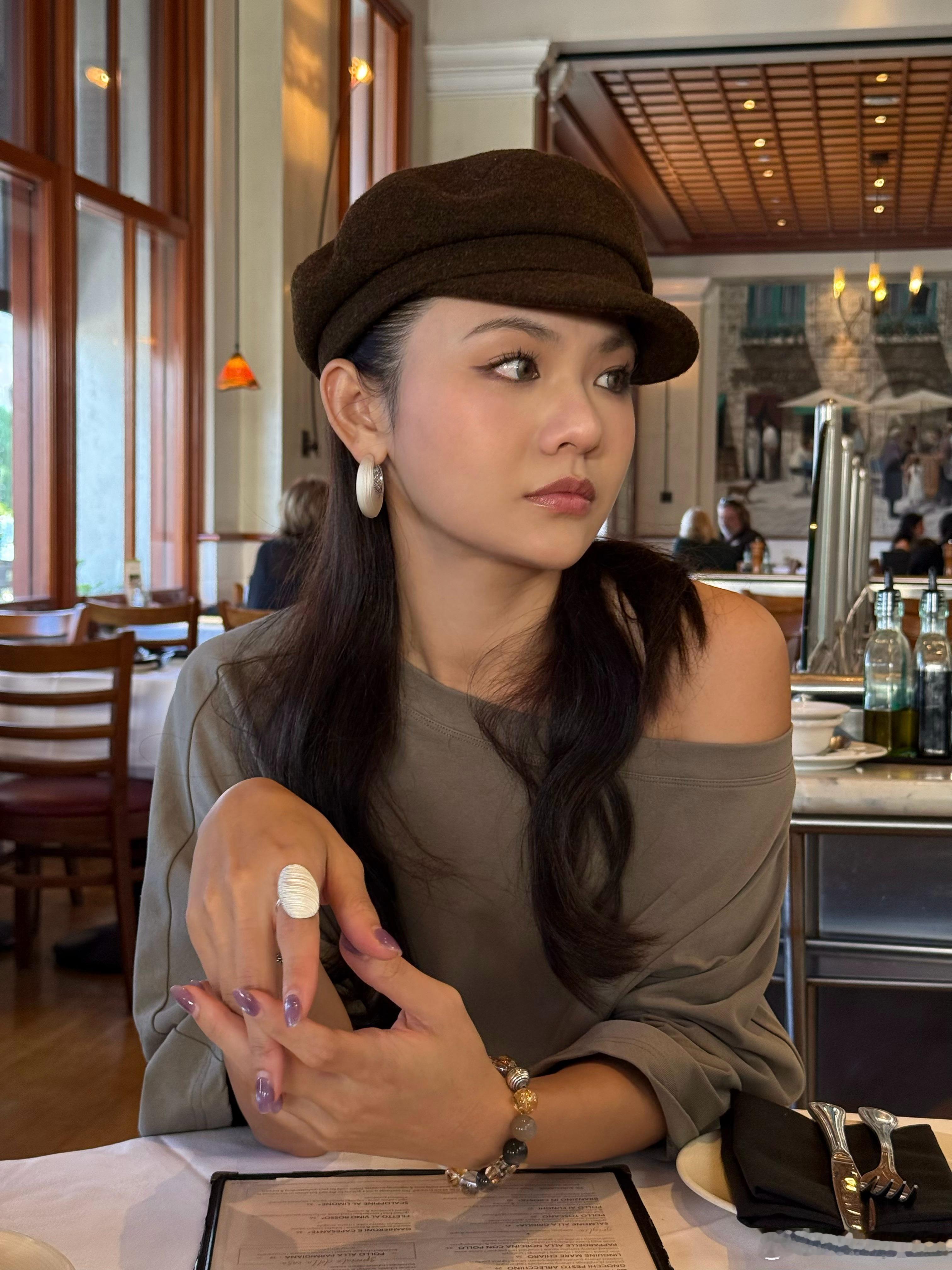 黑黄皮无法拒绝棕色系还有个人私心近期迷恋的紫色 hahaha橄榄皮真的很适合各种