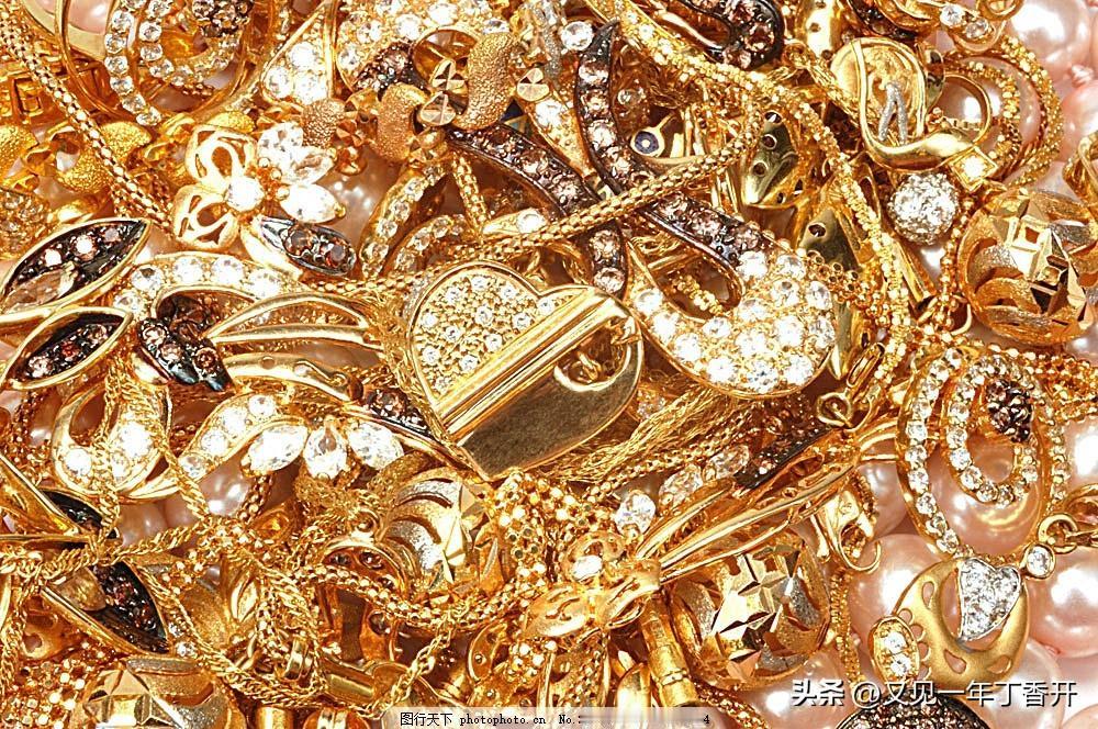 又想起来一个同事家的金银财宝故事

哈哈，提到南博，我没多少义愤填膺，都是意料中