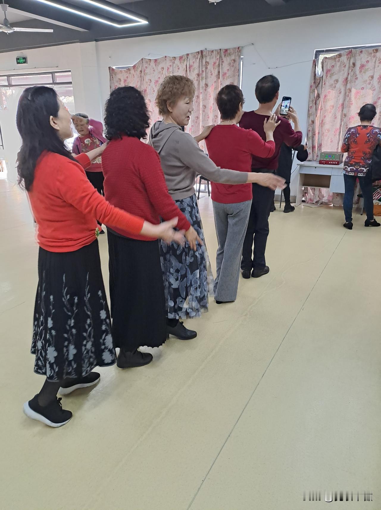 记录我的2026居民区的夕阳红