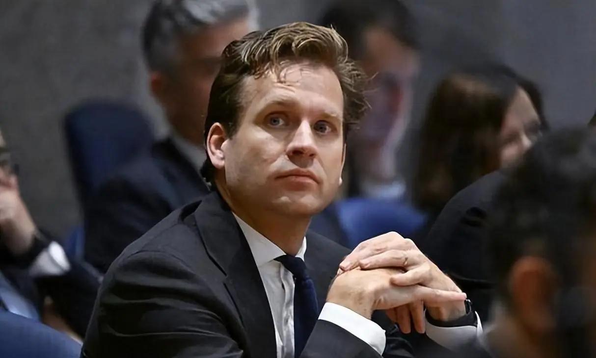 为啥荷兰突然服软了？中方一个行动很关键，连美国都无话可说了！

2025年11月