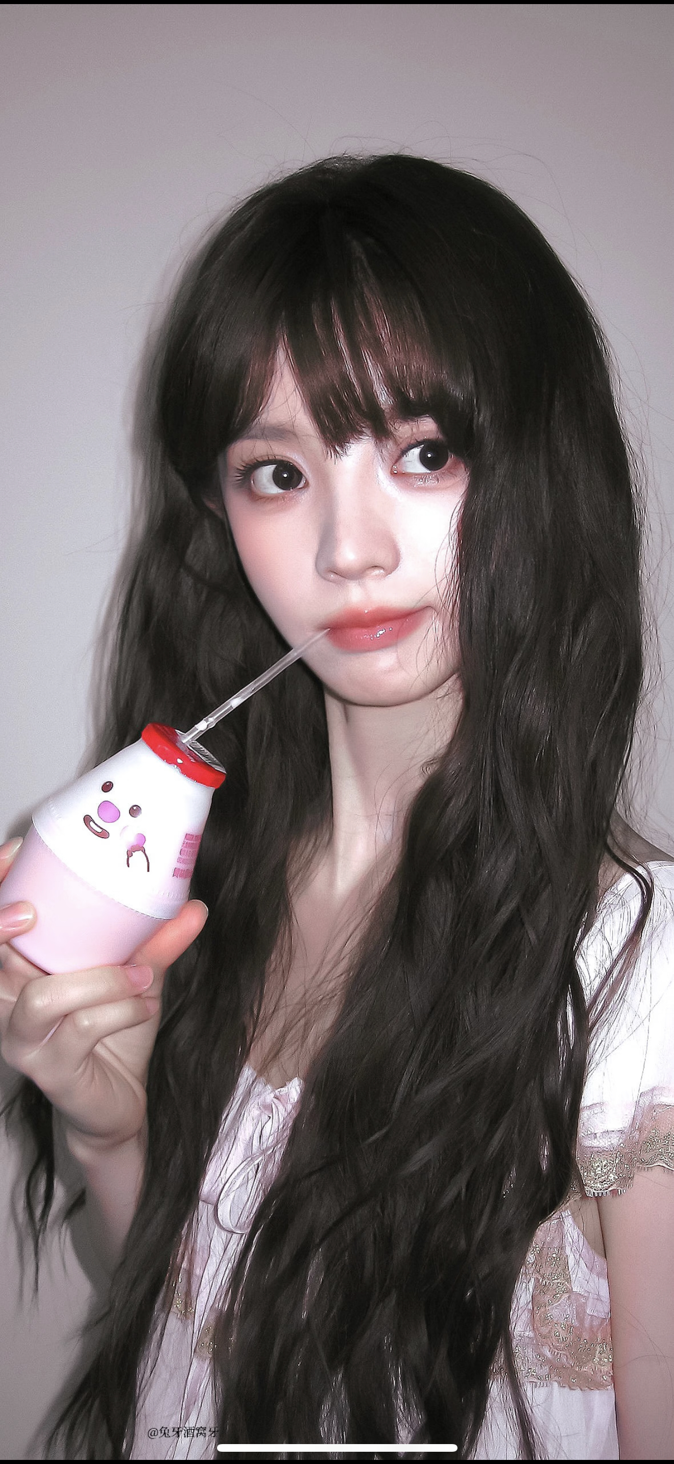 我拍的草莓味的田曦薇田曦薇这组怼脸拍，完全就是草莓牛奶化人形🍓吧，灵动又甜软，