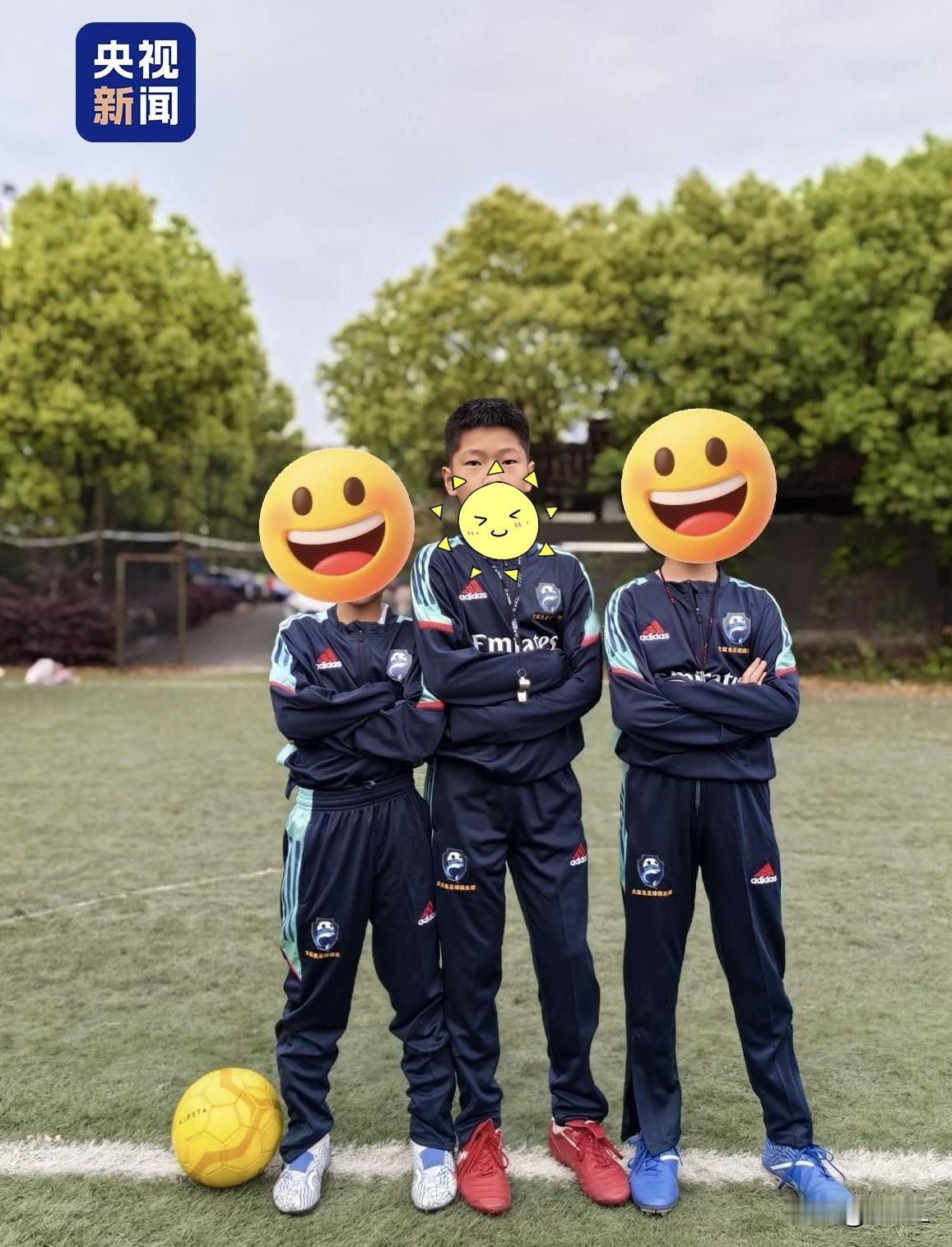 11岁娃砸坏电视，反手写“求职广告”创业还债！2个月赚6000，家长排队报名。网